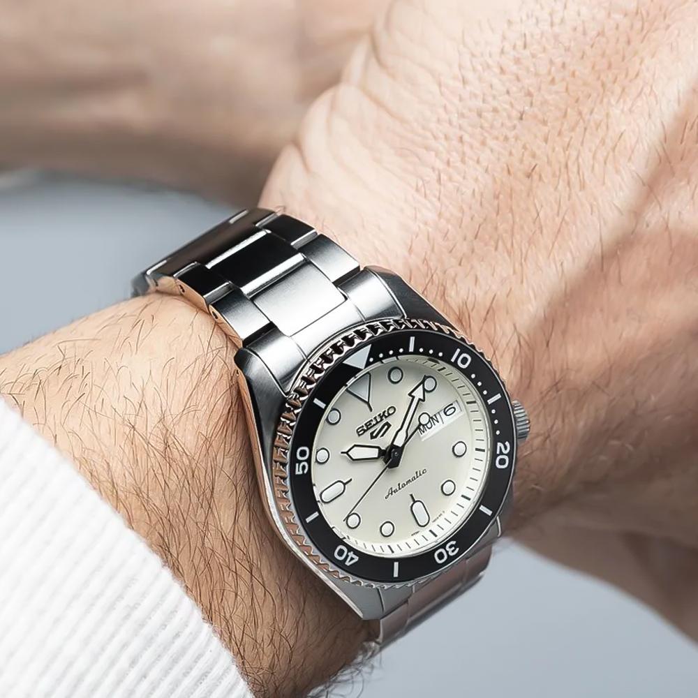Seiko 5 Sports